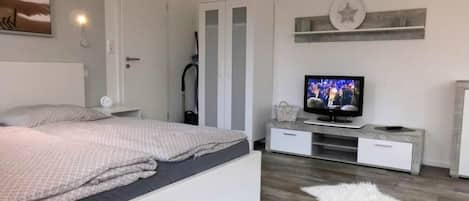 Standard-Apartment | 2 Schlafzimmer, Bügeleisen/Bügelbrett, kostenloses WLAN