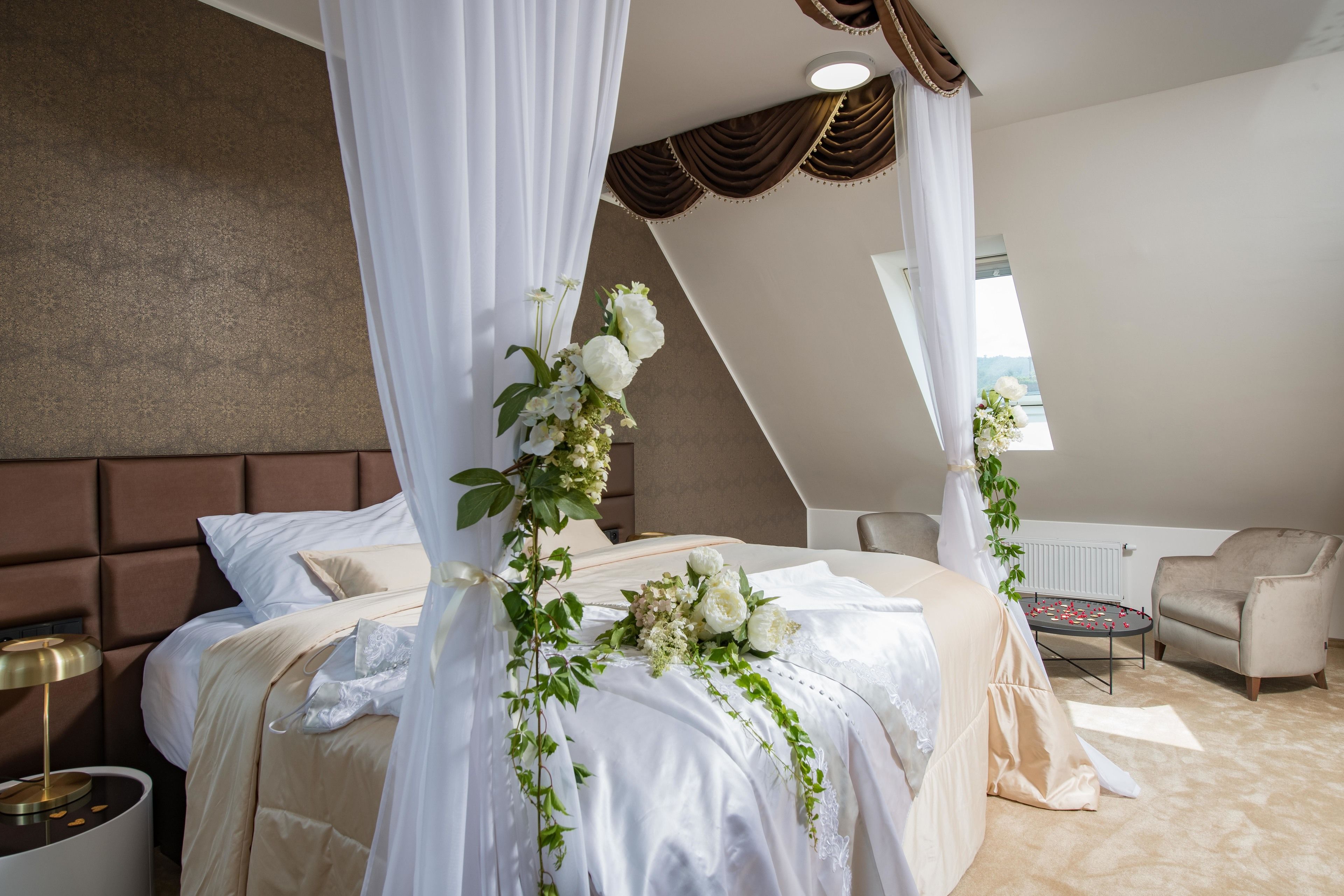 romantic suite, terrace | 1 bedroom, minibar, in-room safe, desk
