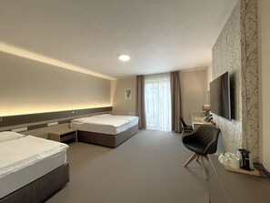 Triple Room, Garden Area