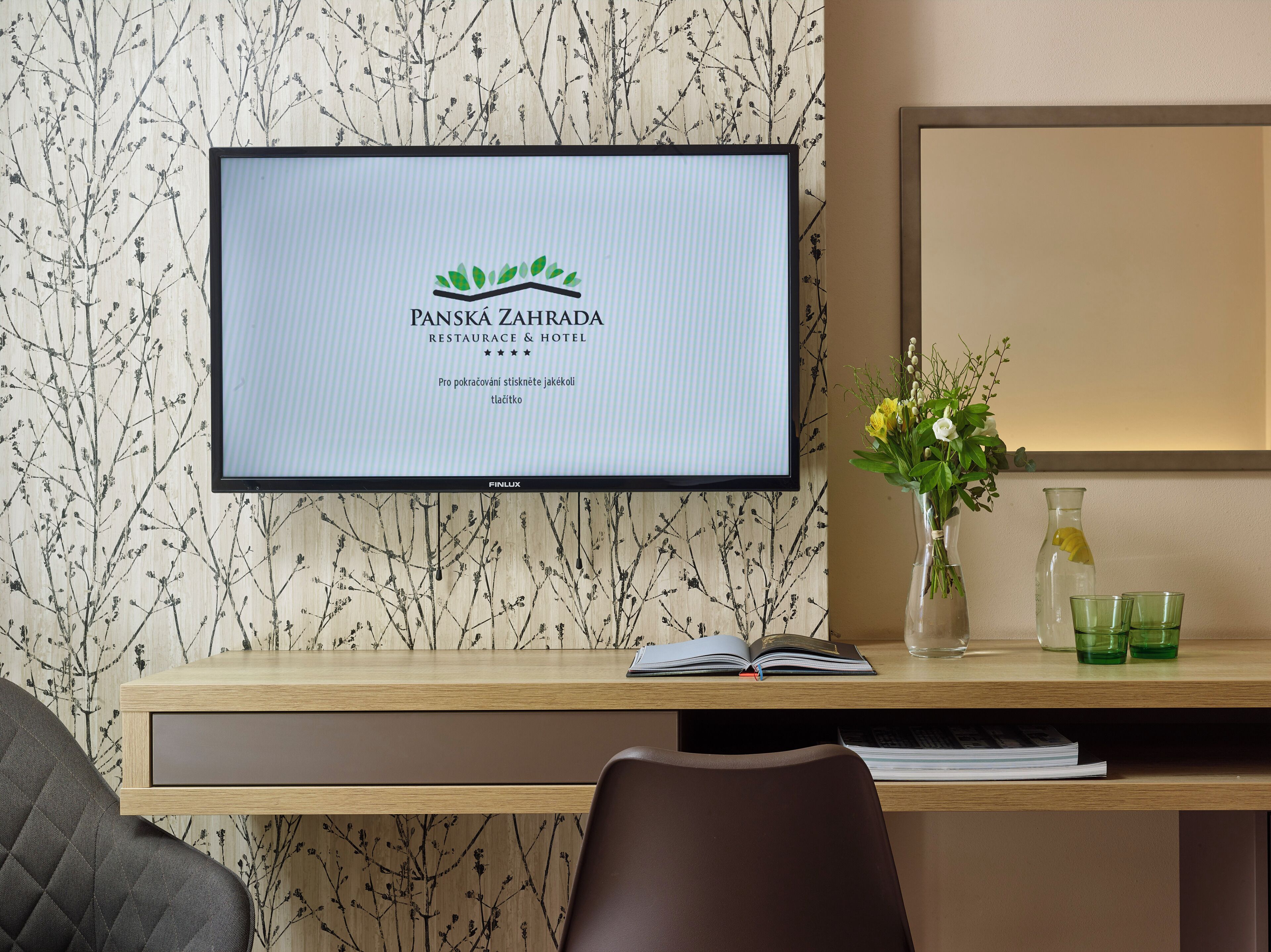 deluxe double or twin room | 1 bedroom, minibar, in-room safe, desk