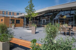 Outdoor dining - Hotel Panská Zahrada (Dobrichovice)