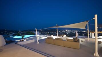 Deluxe Suite | Terrace/patio