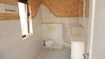 Double or Twin Room, Private Bathroom | Bathroom
