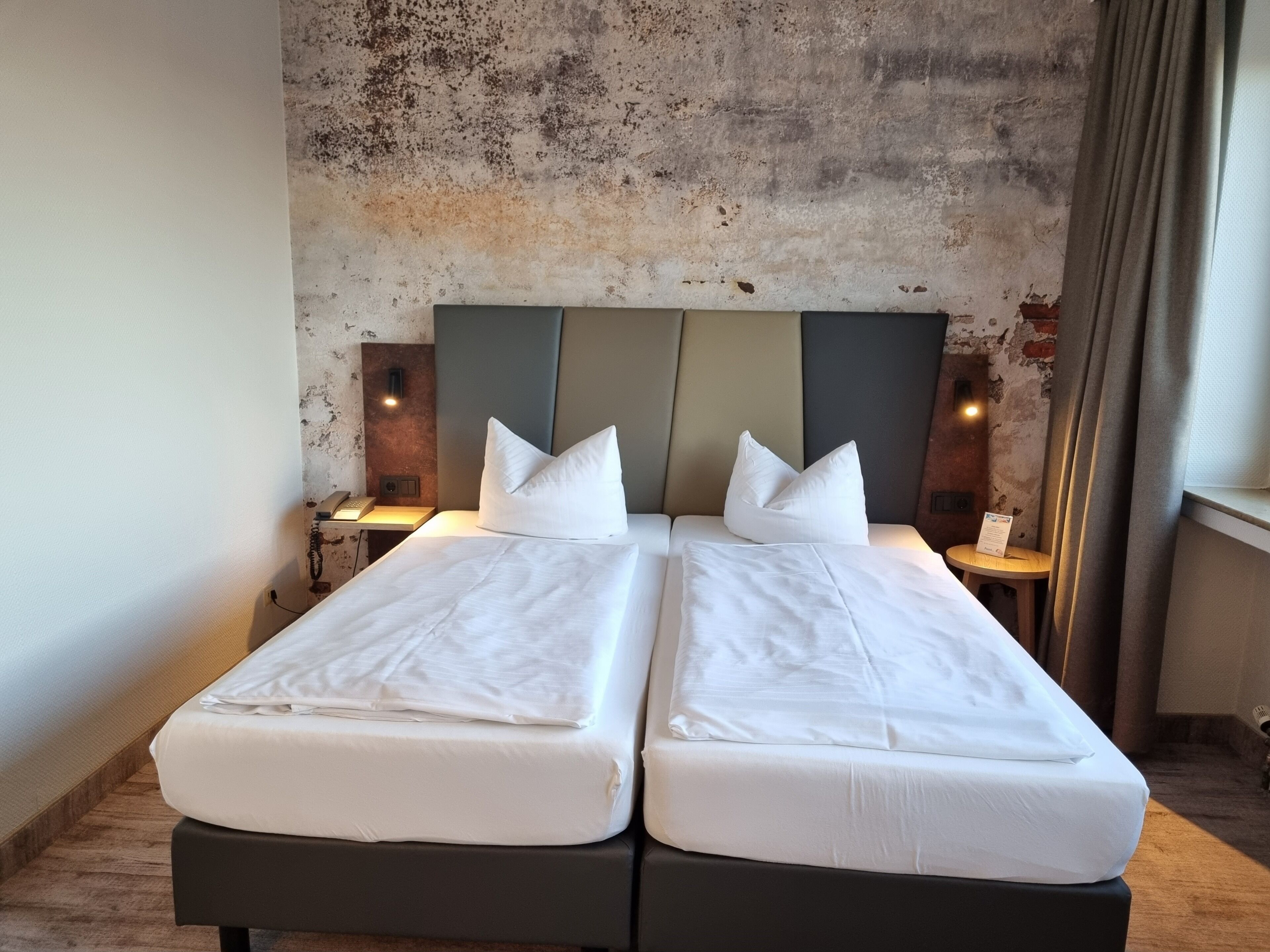 Business Double Room | Desk, laptop workspace, blackout drapes, soundproofing