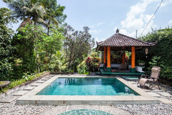 Traditional Villa, 2 Bedrooms, Garden Area | Terrace/patio