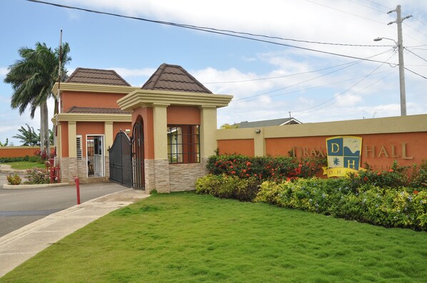 Property entrance - Drax Hall Country Club 2 Bed Villa (Ocho Rios)