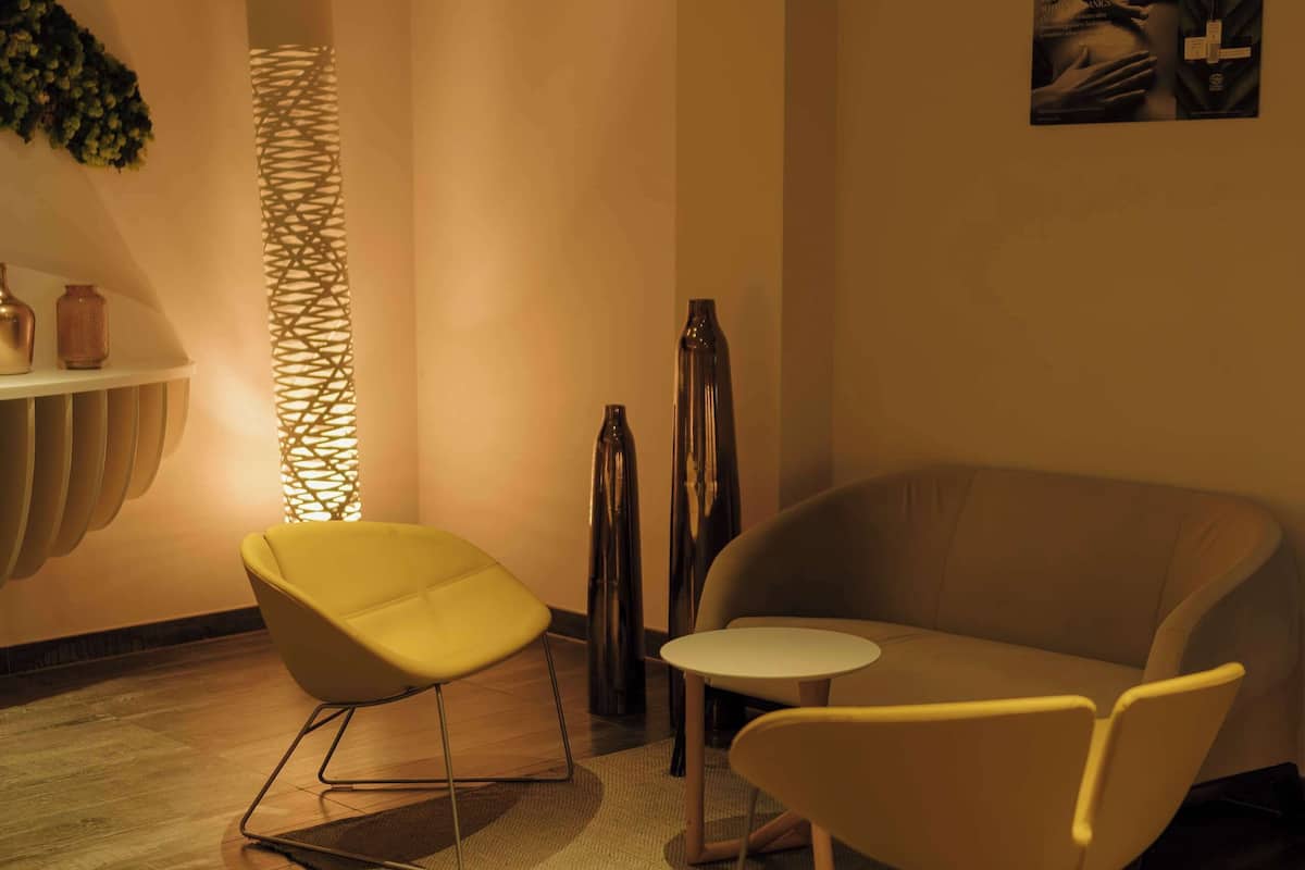 couples treatment room(s), body treatments, body scrubs, facials