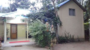 Pintu masuk hartanah