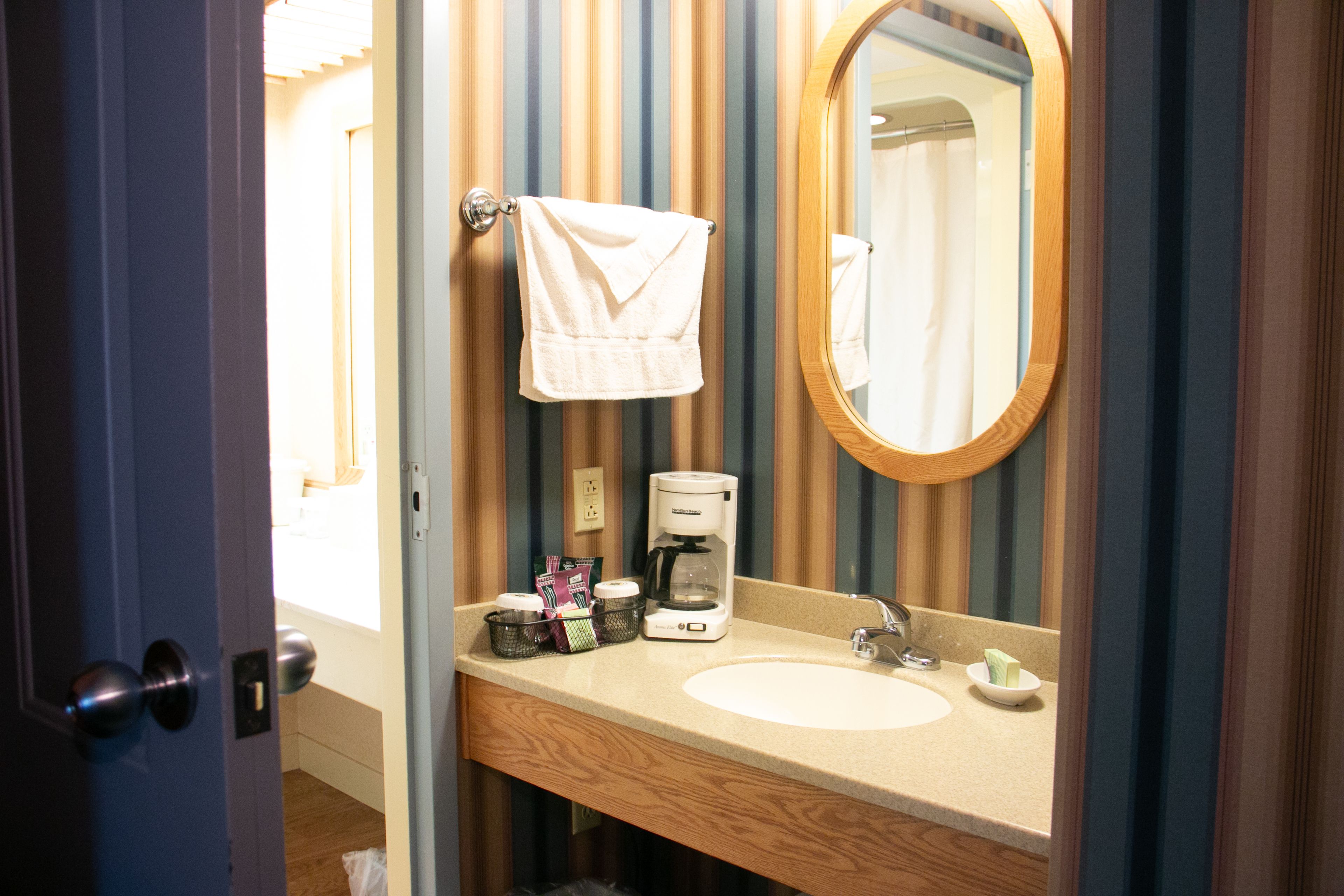 gallery room, 1 king bed | bathroom | free toiletries, hair dryer, towels