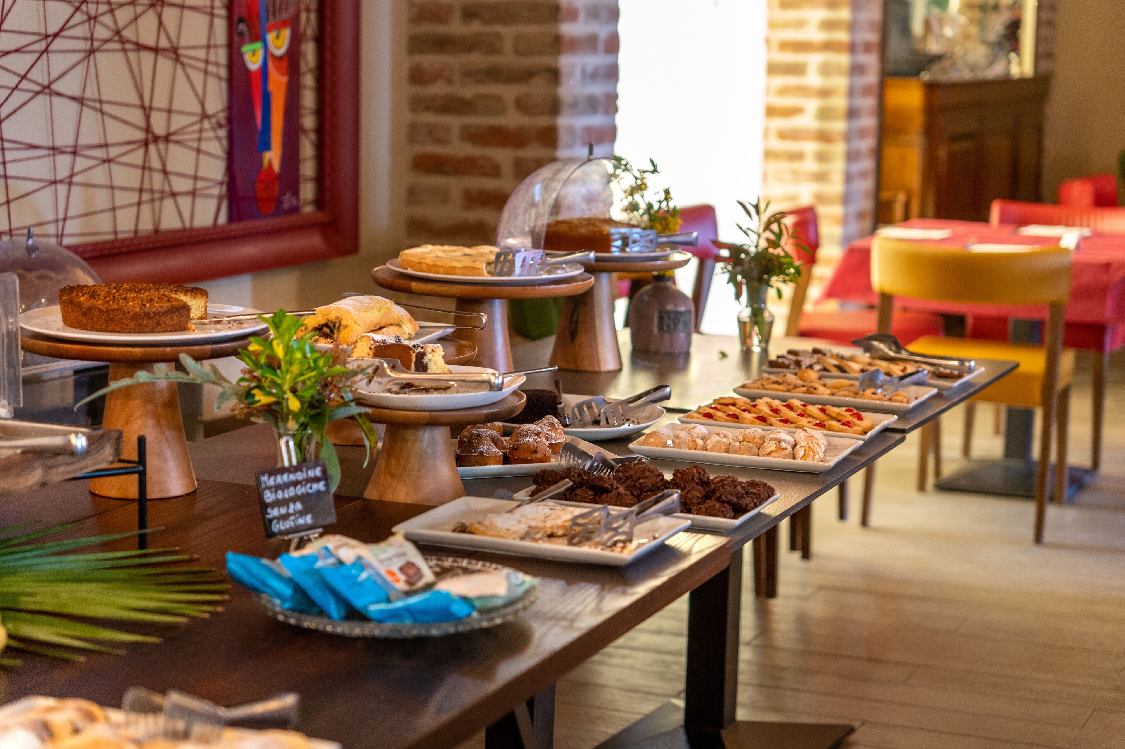 Desayuno buffet diario (EUR 12 por persona)