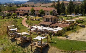 Local cuisine, alfresco dining  - Glamping Diacceroni (Peccioli)