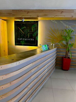 Reception - Hotel Natural (Medellín)