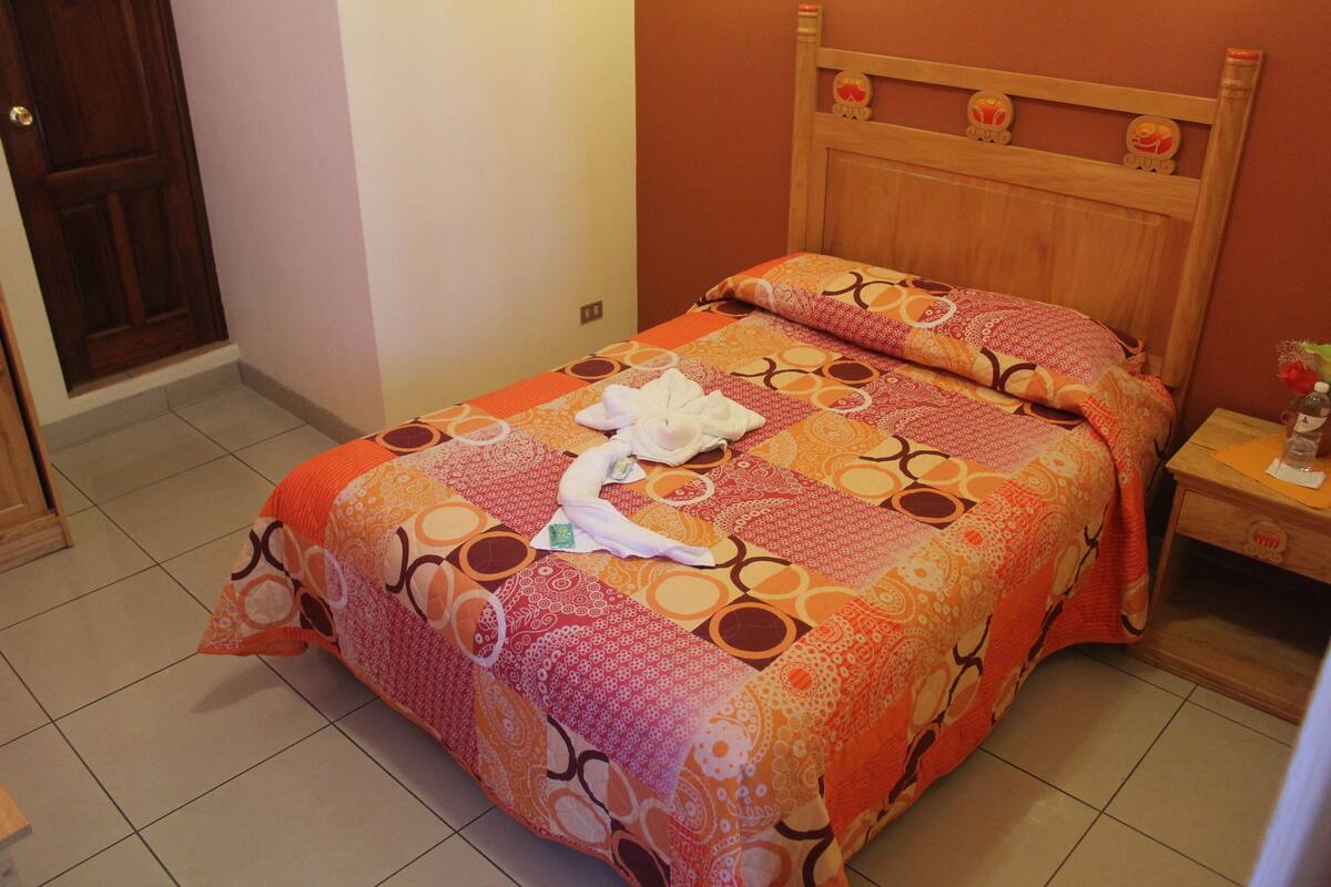 標準單人房, 2 間臥室, 非吸煙房 | 書桌、熨斗/熨衣板、免費無線上網、床單