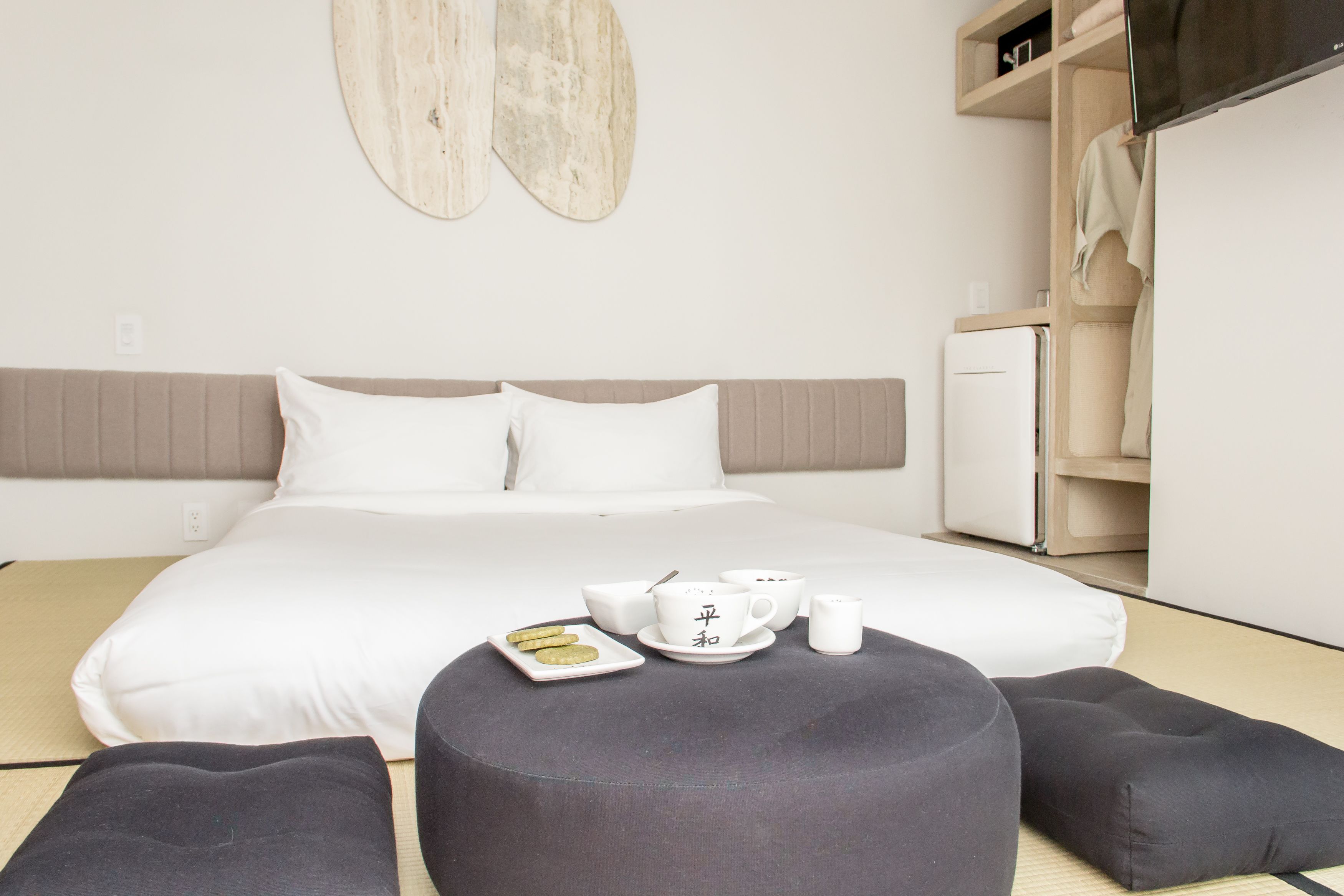 egyptian cotton sheets, premium bedding, down duvets, in-room safe