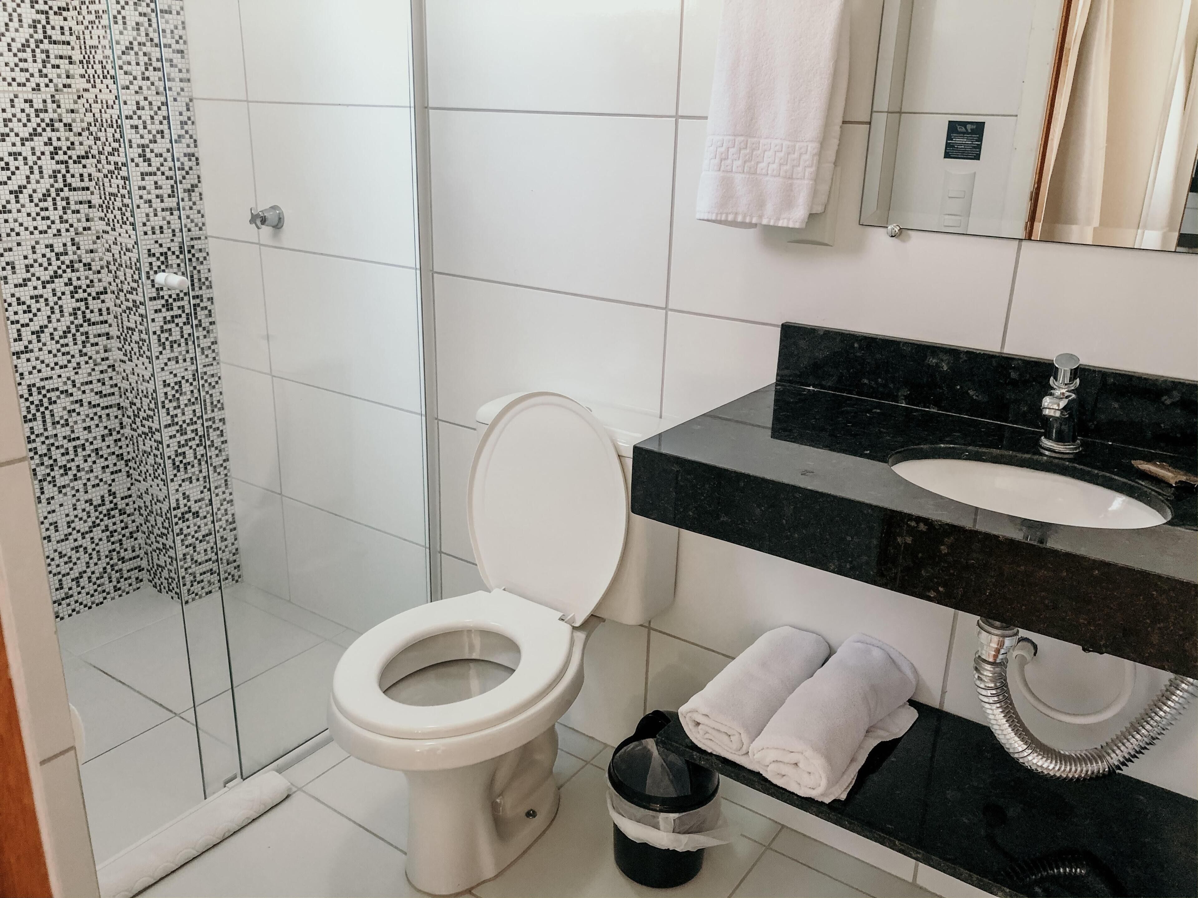 shower, rainfall showerhead, free toiletries, hair dryer