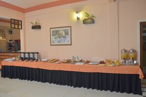 Free daily continental breakfast