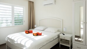Traditional House, Multiple Beds, Non Smoking | 2 bedrooms, Egyptian cotton sheets, premium bedding, iron/ironing board - Centro Garden (Willemstad)