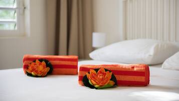 Traditional House, Multiple Beds, Non Smoking | 2 bedrooms, Egyptian cotton sheets, premium bedding, iron/ironing board