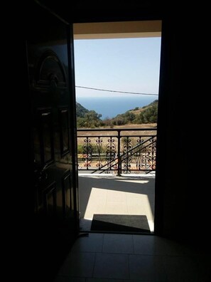 View from room - Studio Apartments a Breath Away From Myrtos by Prime (Kefalonia)