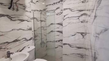 Chambre Ăconomique | Salle de bain
