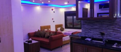 Cortinas blackout, tabla de planchar con plancha y wifi gratis