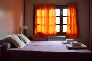 Economy tweepersoonskamer, 1 tweepersoonsbed, privébadkamer | Gratis wifi, beddengoed