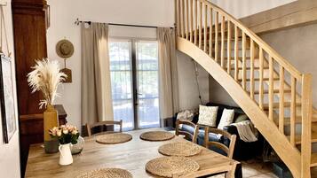 Suite Superior, kamar mandi pribadi, pemandangan kolam renang (Olivier) | Lounge