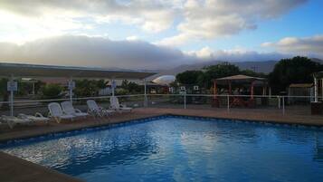 3 outdoor pools