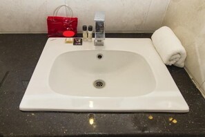 Shower, towels
