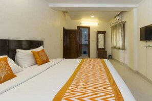 Rollaway beds, free WiFi, bed sheets