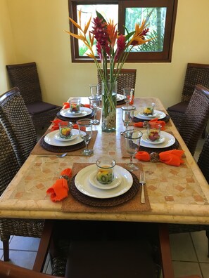 Daily cooked-to-order breakfast (USD 15 per person)