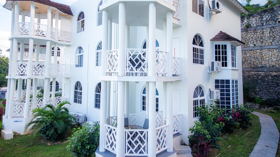 Columbus Heights Ocean View Large Studio