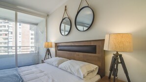 City Apartment, 1 Queen Bed with Sofa bed, Non Smoking - Alojarent Carlos XII (Santiago)