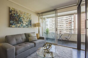 1 habitación, escritorio, tabla de planchar con plancha y wifi gratis 