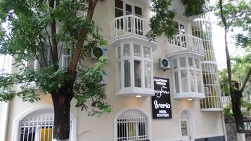 Fachada de la propiedad