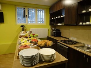Flat-screen TV - Hotel Boutique IVERIA  (Tbilisi)