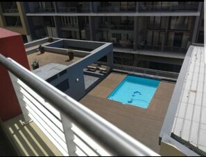 2 outdoor pools