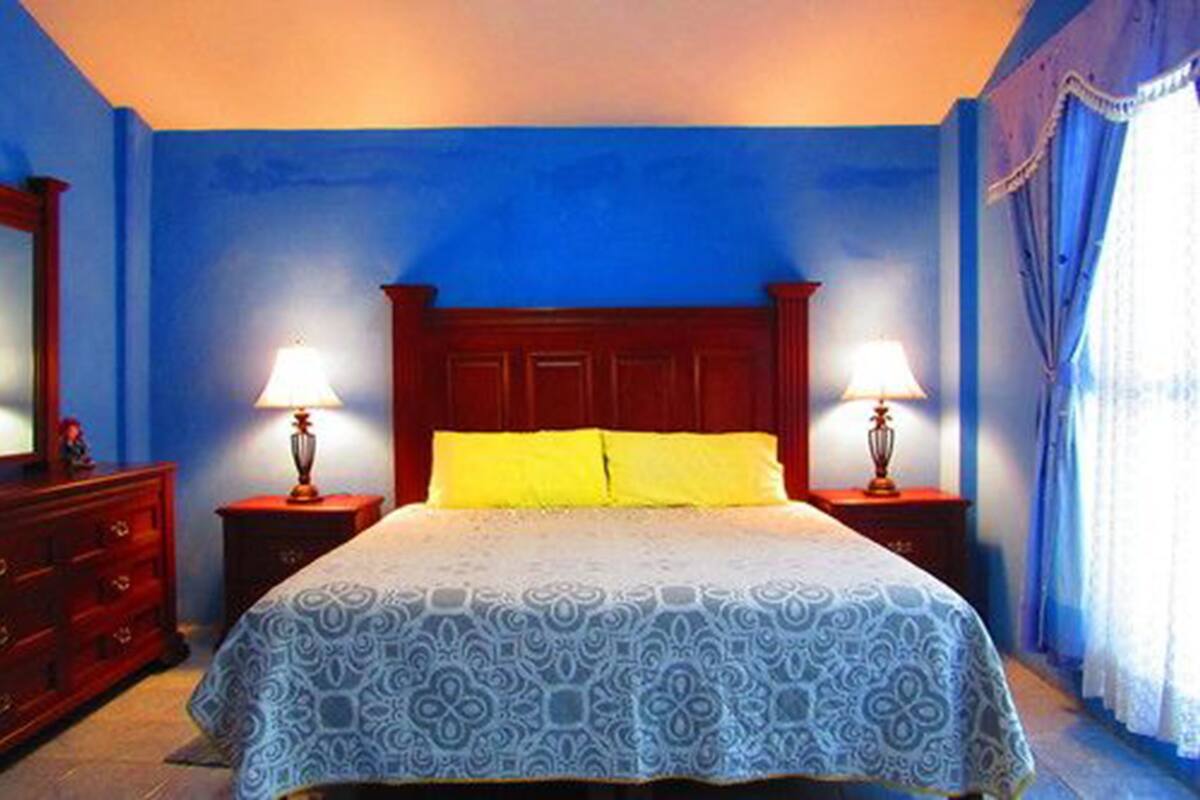 Comfort Double Room, 1 King Bed | Iron/ironing board, free WiFi, bed sheets