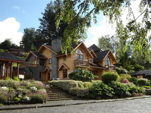 Fachada de la propiedad