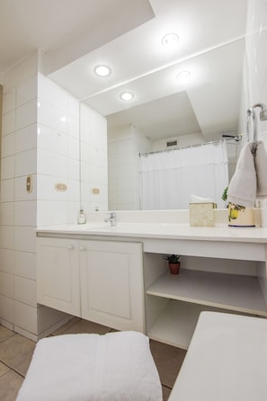 Standard Apartment, 1 Double Bed with Sofa bed, Non Smoking | Living area | Flat-screen TV - Alojarent Encomenderos (Santiago)