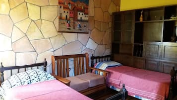 Superior Apartment, 3 Bedrooms | Blackout curtains, iron/ironing board, free WiFi, bed sheets