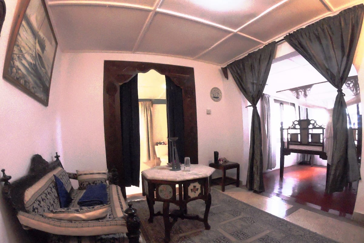 Honeymoon suite, 1 kingsize bed, roken, gedeeltelijk uitzicht op oceaan | 10 slaapkamers, lakens van Egyptisch katoen, luxe beddengoed