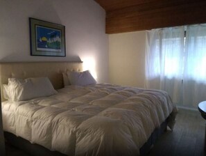 Premium bedding, down duvets, minibar, desk - La Ysidora Hotel & Spa (Bella Vista)