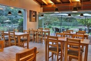 Lobby sitting area - La Ysidora Hotel & Spa (Bella Vista)