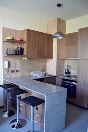 Private kitchen - AlojaRent Las Verbenas (Santiago)