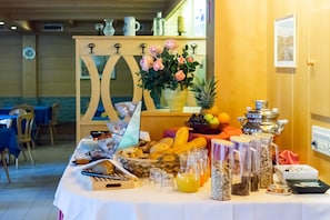 Buffet - Hotel & Restaurant Feldrand (Sarentino)