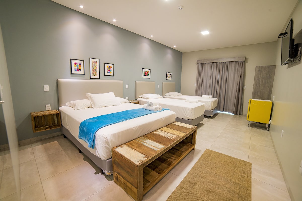 Superior Quadruple Room | Minibar, individually decorated, individually furnished