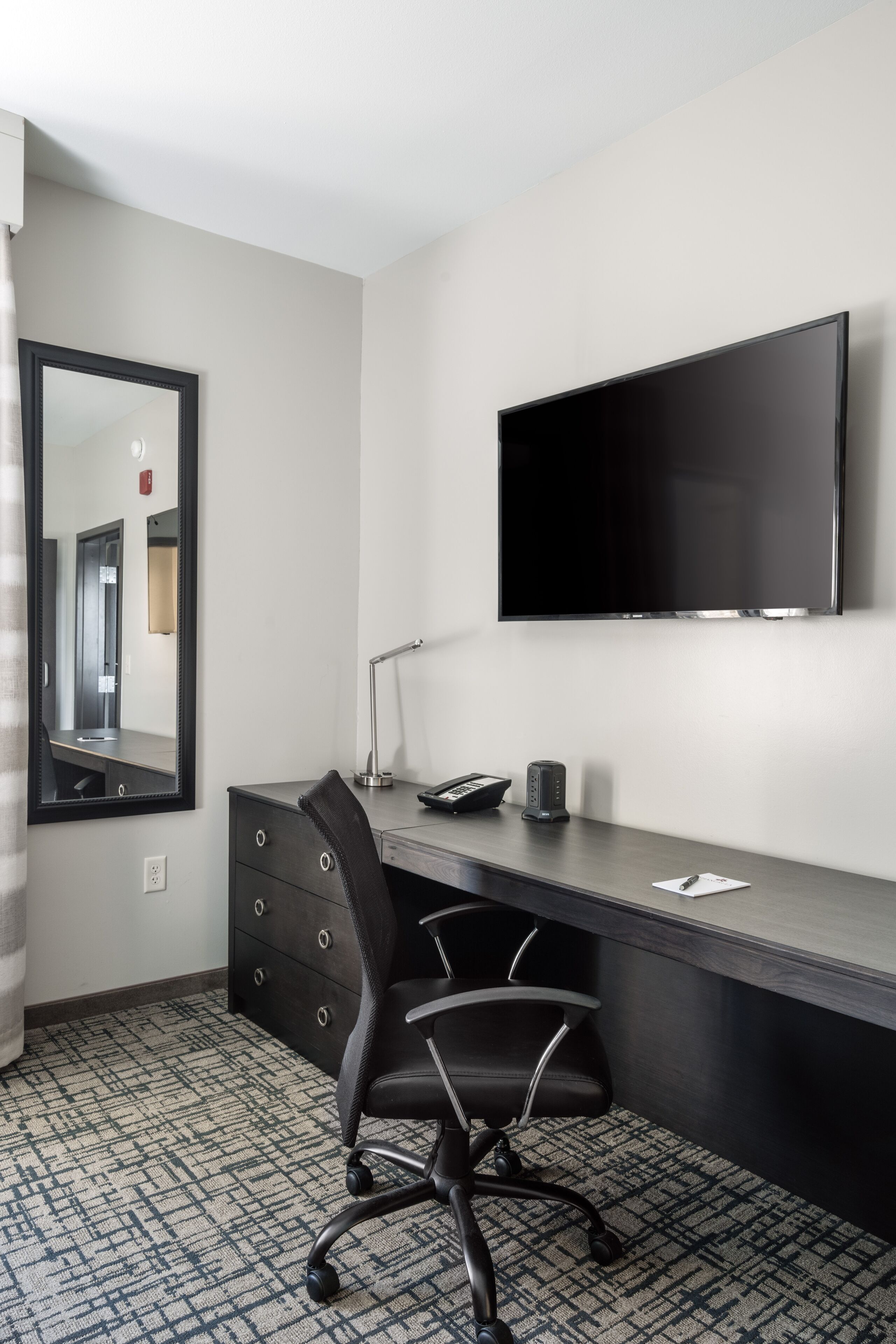 egyptian cotton sheets, premium bedding, pillow-top beds, in-room safe