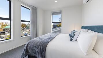 Luxury Apartment, 2 Bedrooms | Premium bedding, desk, laptop workspace, blackout curtains