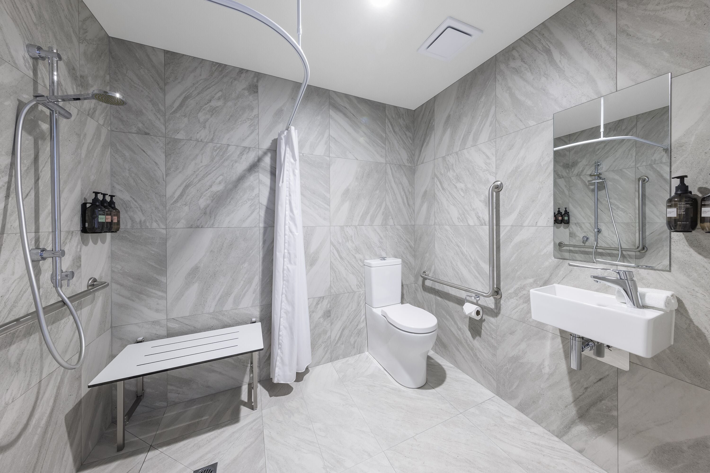 executive room, accessible | bathroom | designer toiletries, hair dryer, towels